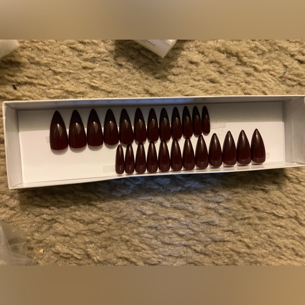 Burgundy Stiletto Press Ons